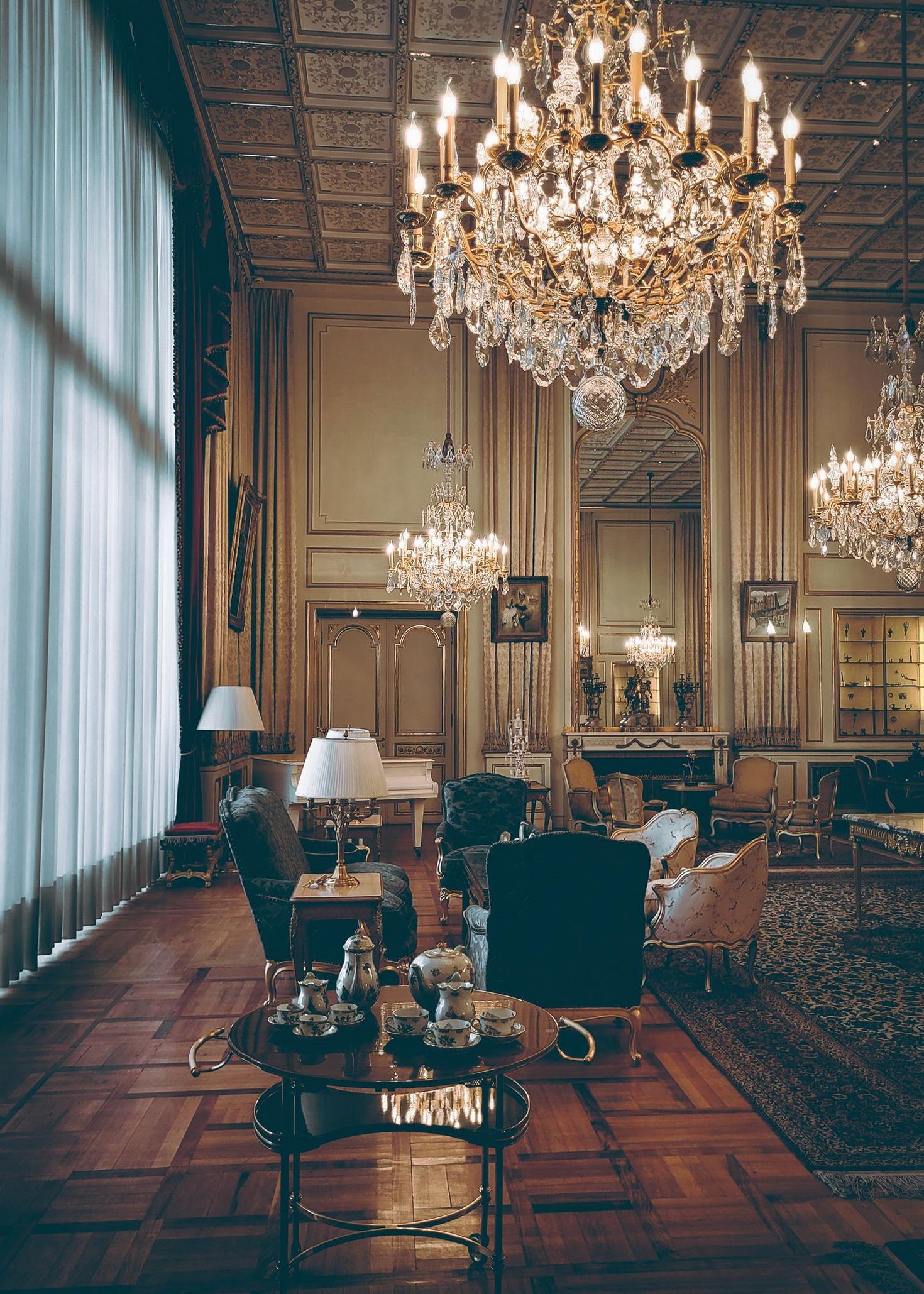 Heritage King Room